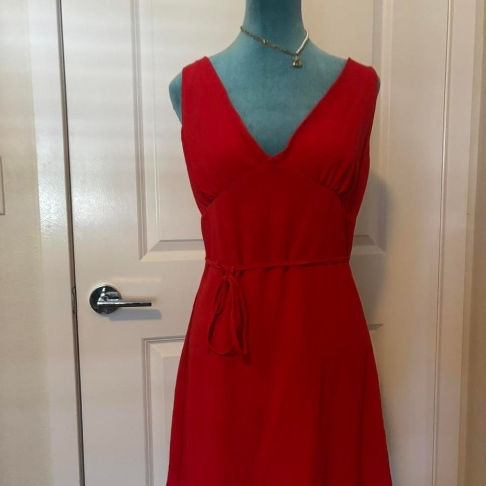 Red‎ midi dress with tie waist
